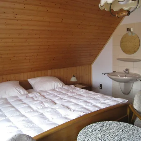 ホームステイ Meyer ゾルタウ